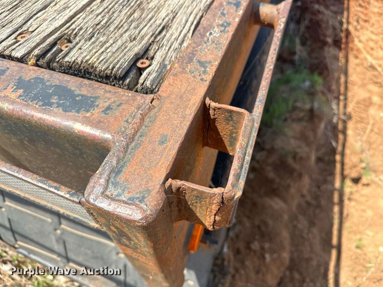 image for item EJ8629 2004 Fontaine FTW-5-8048WSAW flatbed trailer