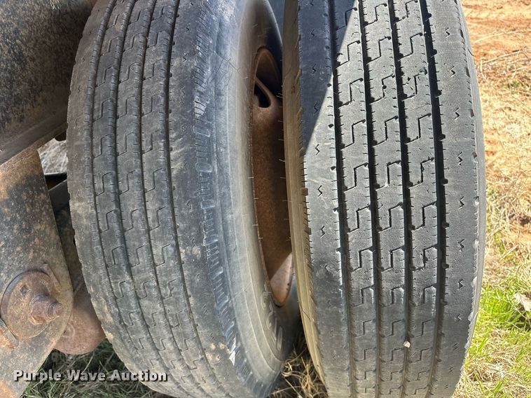 image for item EJ8629 2004 Fontaine FTW-5-8048WSAW flatbed trailer