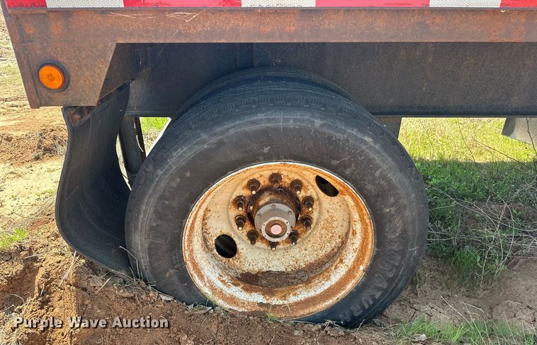 image for item EJ8629 2004 Fontaine FTW-5-8048WSAW flatbed trailer