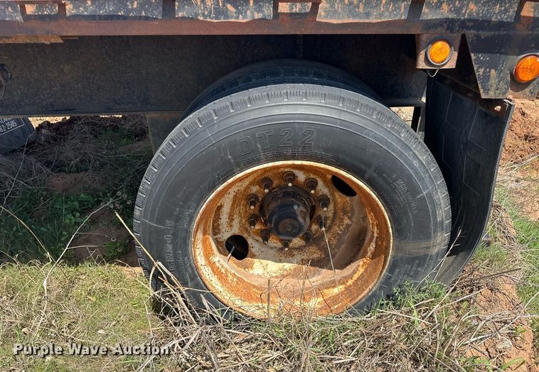 image for item EJ8629 2004 Fontaine FTW-5-8048WSAW flatbed trailer