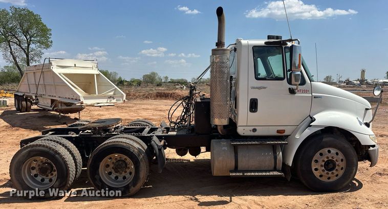 image for item EJ8633 2013 International  8600 semi truck