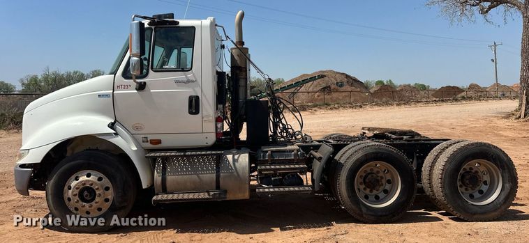 image for item EJ8633 2013 International  8600 semi truck