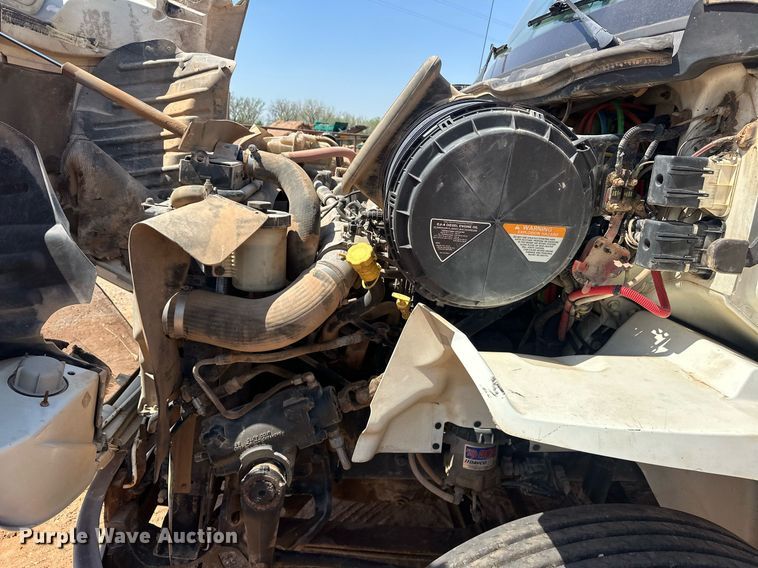 image for item EJ8633 2013 International  8600 semi truck