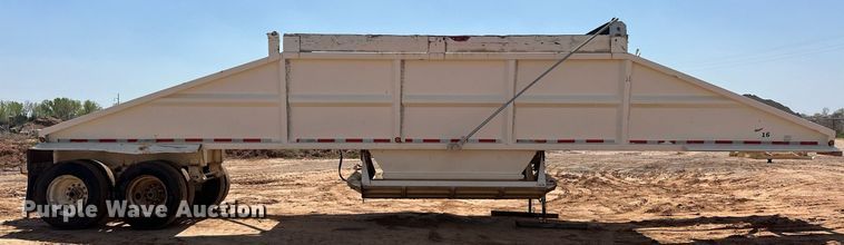 image for item EJ8634 1999 Corn Belt  S-4202 bottom dump trailer