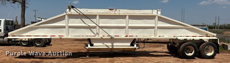 image for item EJ8634 1999 Corn Belt  S-4202 bottom dump trailer
