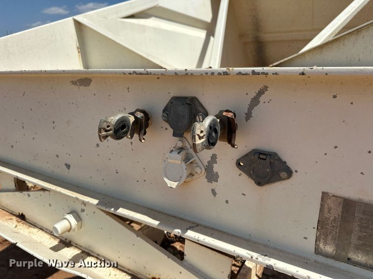 image for item EJ8634 1999 Corn Belt  S-4202 bottom dump trailer