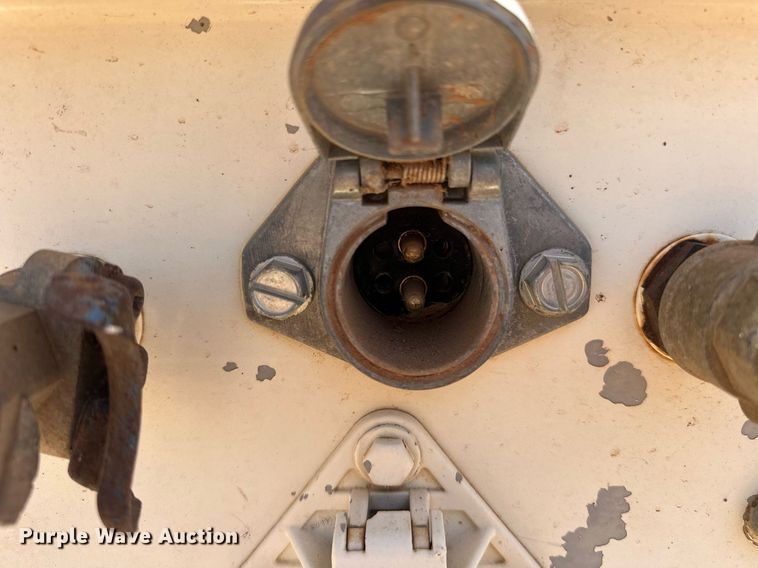 image for item EJ8634 1999 Corn Belt  S-4202 bottom dump trailer