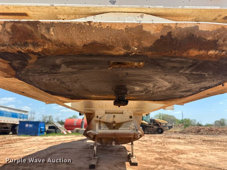 image for item EJ8634 1999 Corn Belt  S-4202 bottom dump trailer