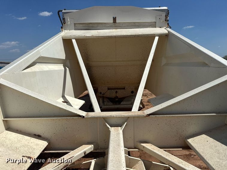 image for item EJ8634 1999 Corn Belt  S-4202 bottom dump trailer