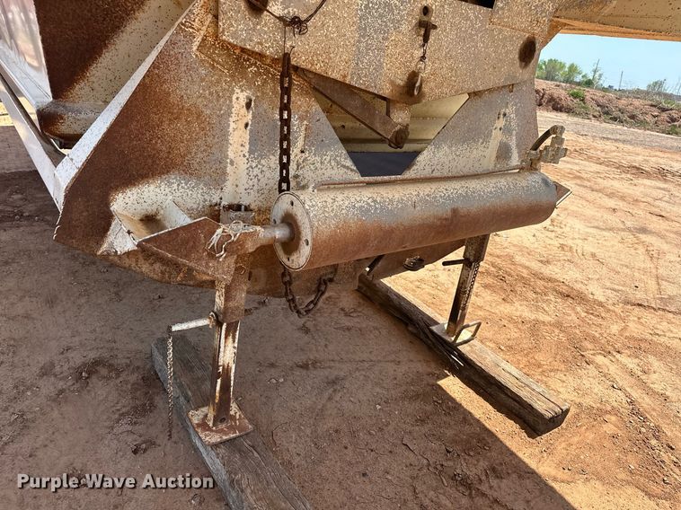 image for item EJ8634 1999 Corn Belt  S-4202 bottom dump trailer