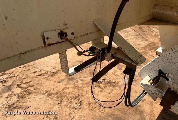 image for item EJ8634 1999 Corn Belt  S-4202 bottom dump trailer