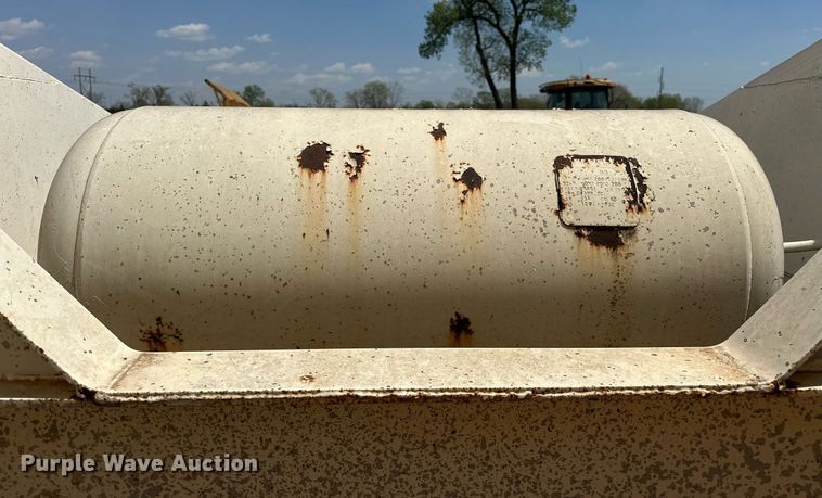 image for item EJ8634 1999 Corn Belt  S-4202 bottom dump trailer