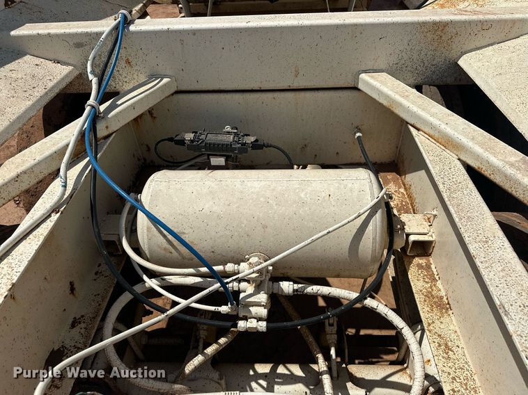 image for item EJ8634 1999 Corn Belt  S-4202 bottom dump trailer