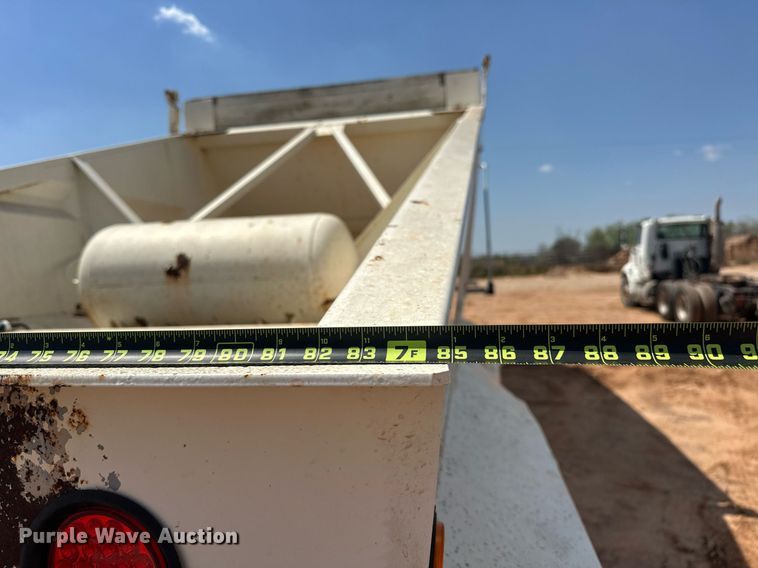 image for item EJ8634 1999 Corn Belt  S-4202 bottom dump trailer