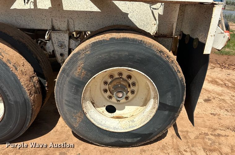 image for item EJ8634 1999 Corn Belt  S-4202 bottom dump trailer