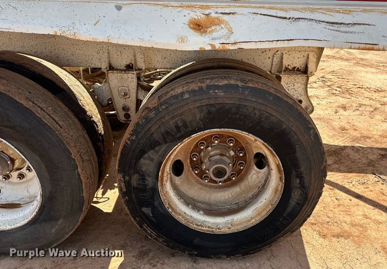 image for item EJ8634 1999 Corn Belt  S-4202 bottom dump trailer