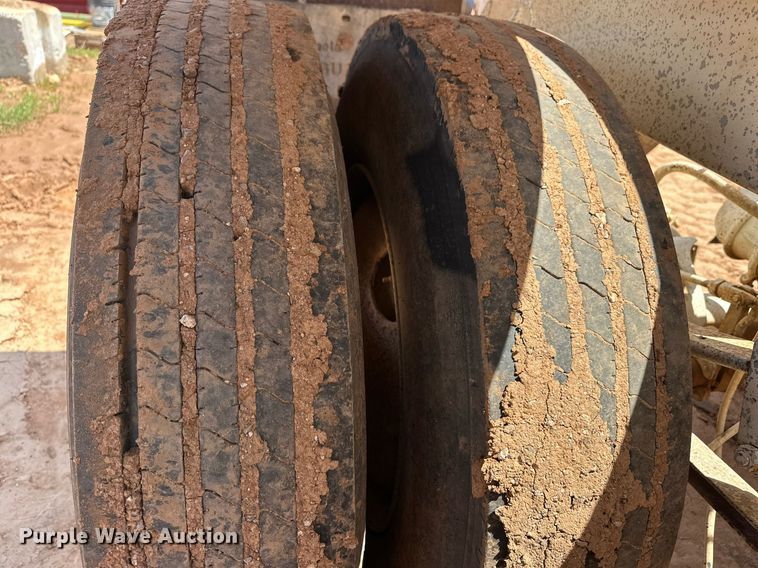 image for item EJ8634 1999 Corn Belt  S-4202 bottom dump trailer