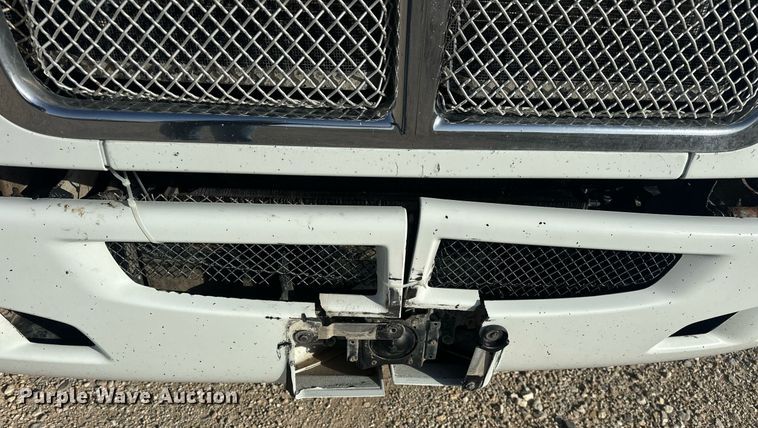 image for item EJ8661 2013 Kenworth T660 semi truck