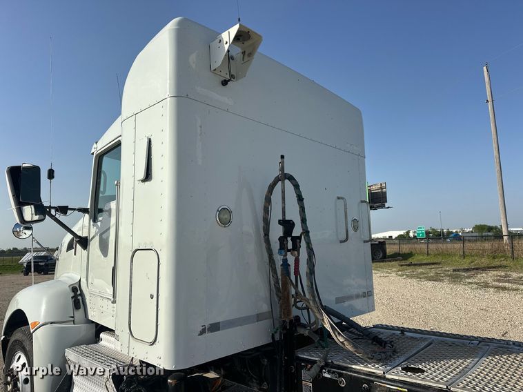 image for item EJ8661 2013 Kenworth T660 semi truck