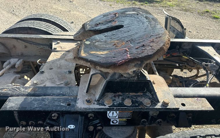 image for item EJ8661 2013 Kenworth T660 semi truck