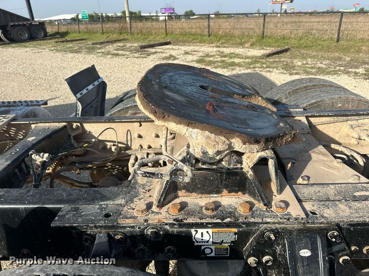 image for item EJ8661 2013 Kenworth T660 semi truck