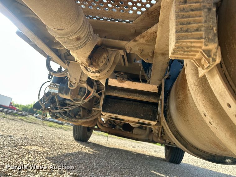 image for item EJ8661 2013 Kenworth T660 semi truck