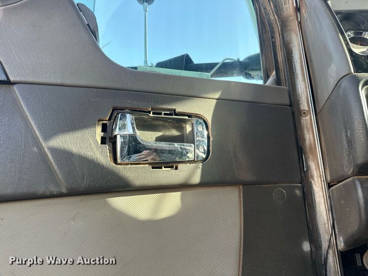 image for item EJ8661 2013 Kenworth T660 semi truck