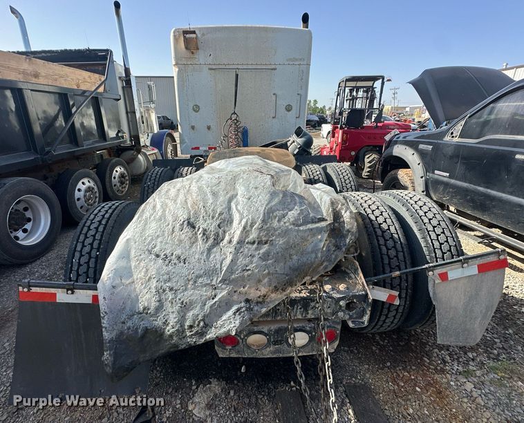 image for item EJ8662 2014 Kenworth T660 semi truck