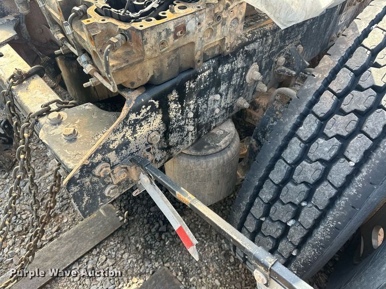 image for item EJ8662 2014 Kenworth T660 semi truck