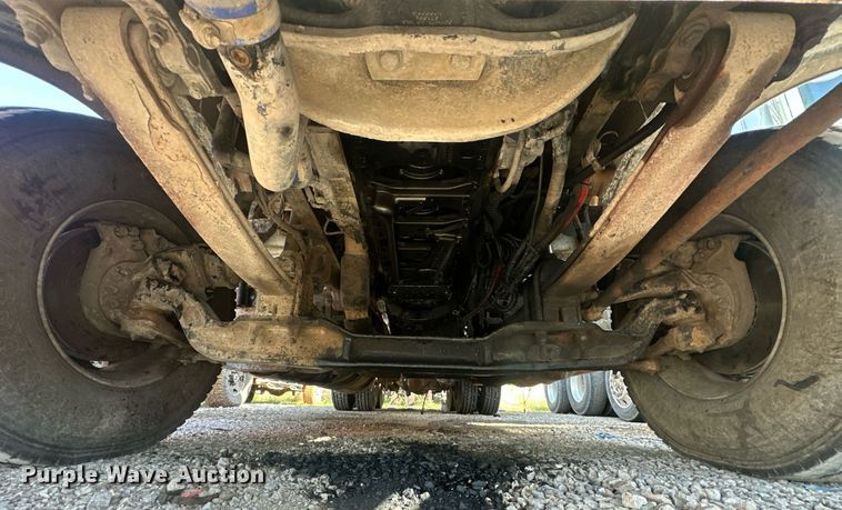 image for item EJ8662 2014 Kenworth T660 semi truck