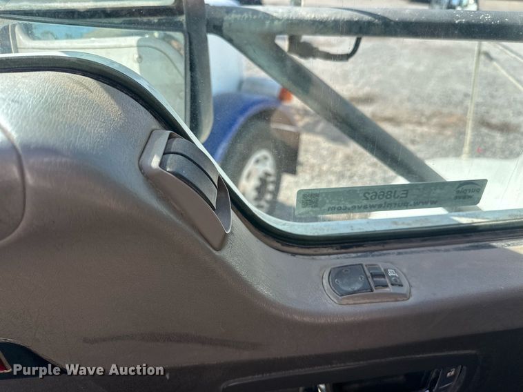 image for item EJ8662 2014 Kenworth T660 semi truck