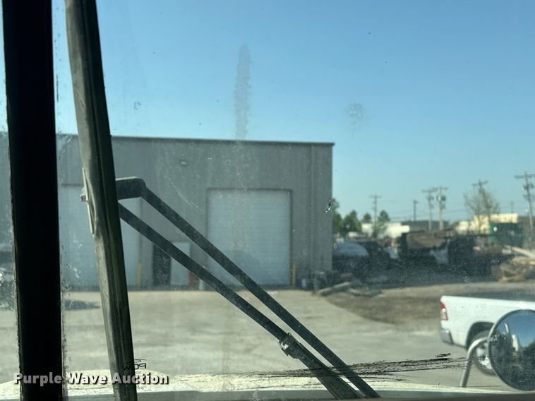 image for item EJ8662 2014 Kenworth T660 semi truck