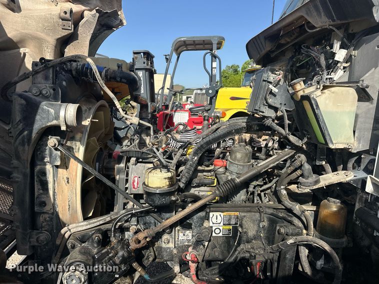 image for item EJ8662 2014 Kenworth T660 semi truck