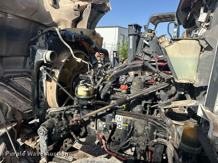 image for item EJ8662 2014 Kenworth T660 semi truck