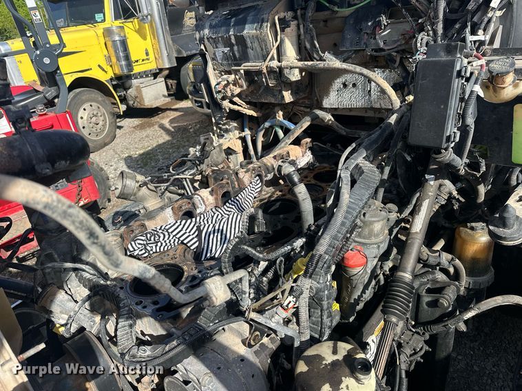 image for item EJ8662 2014 Kenworth T660 semi truck