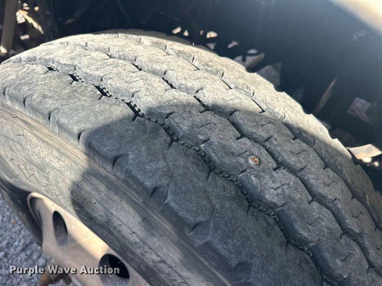 image for item EJ8662 2014 Kenworth T660 semi truck