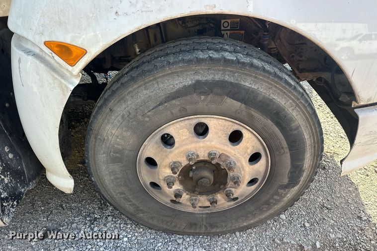 image for item EJ8662 2014 Kenworth T660 semi truck