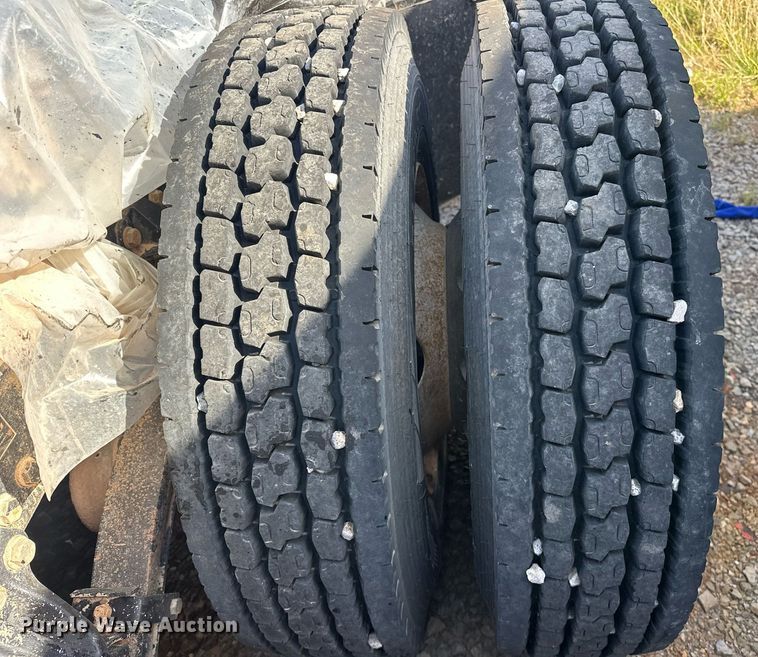 image for item EJ8662 2014 Kenworth T660 semi truck