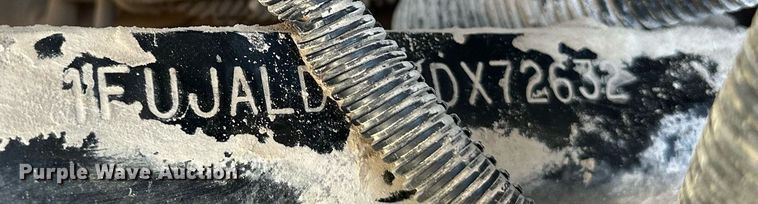 image for item EJ8676 2007 Freightliner FLD120 semi truck