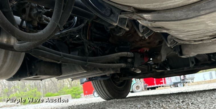 image for item EK2862 2015 Volvo VNL semi truck