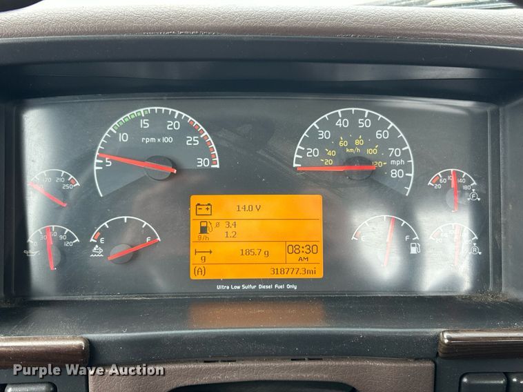 image for item EK2862 2015 Volvo VNL semi truck