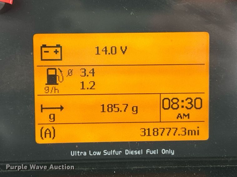 image for item EK2862 2015 Volvo VNL semi truck