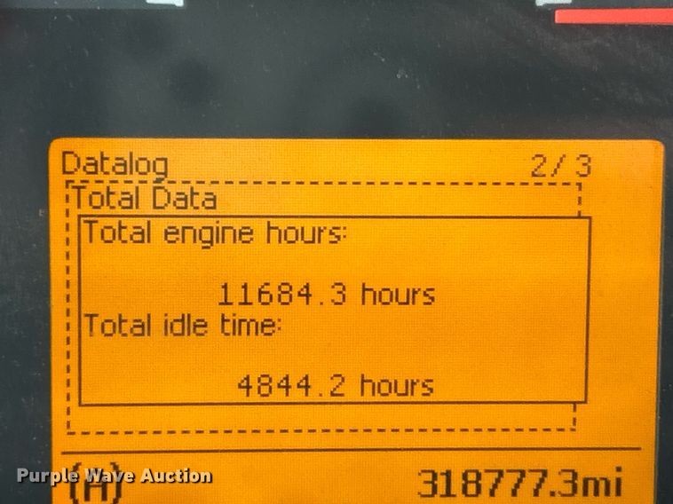 image for item EK2862 2015 Volvo VNL semi truck