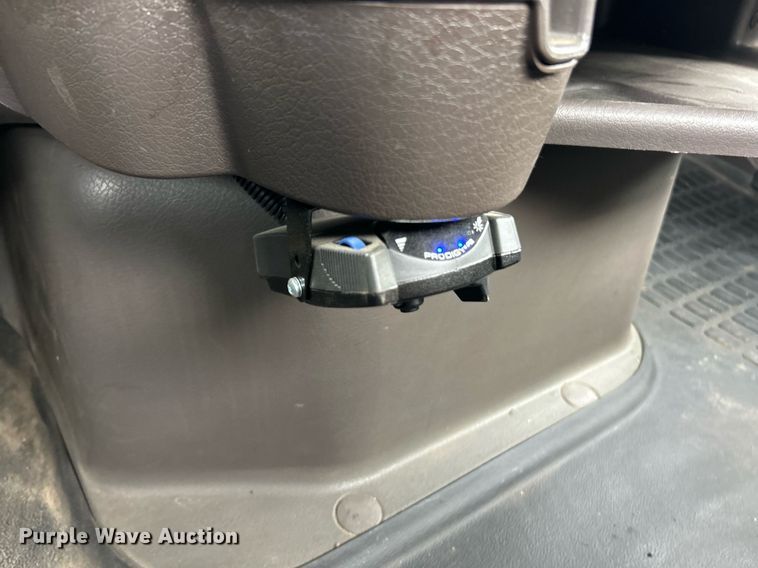 image for item EK2862 2015 Volvo VNL semi truck