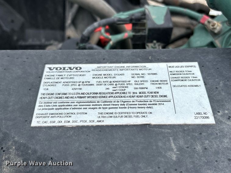 image for item EK2862 2015 Volvo VNL semi truck