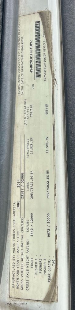 image for item EK2862 2015 Volvo VNL semi truck