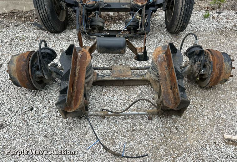 image for item EK2865 (2) lift axles