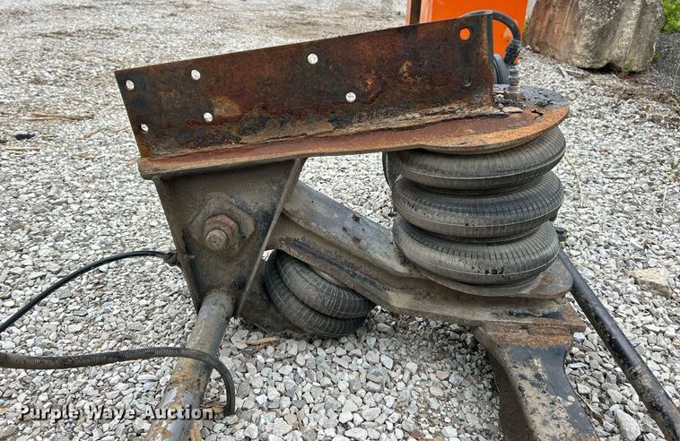 image for item EK2865 (2) lift axles