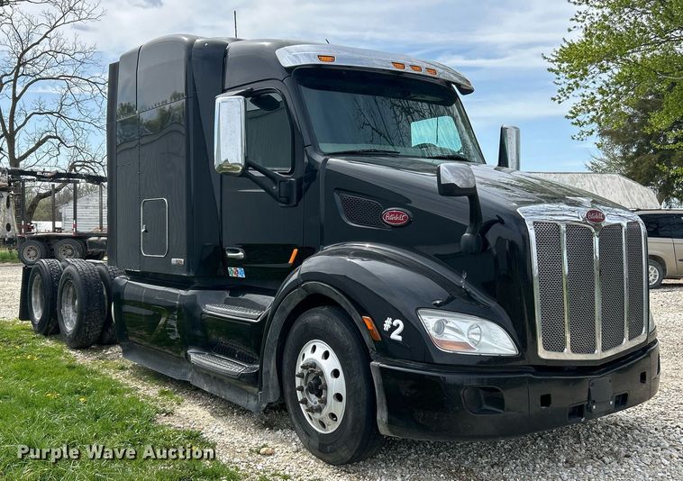 image for item EK2898 2019 Peterbilt 579 semi truck