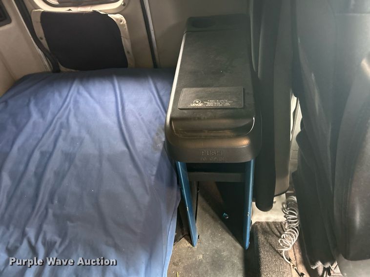 image for item EK2898 2019 Peterbilt 579 semi truck